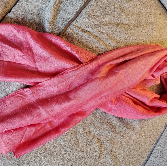 Pink silk scarf - Picture 2 of 2